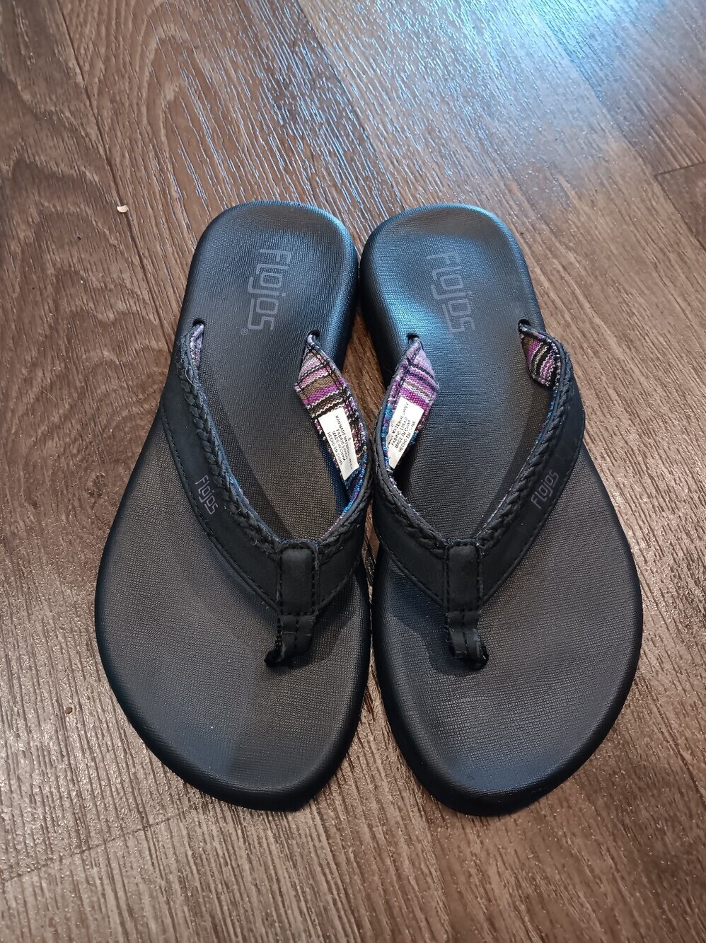 Flojos Black Patterned Flip Flops Sz 6